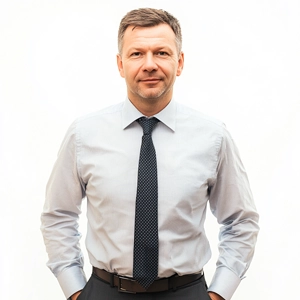 Modern&iacute; fan coil unit zdůrazňuj&iacute;c&iacute; energetickou &uacute;činnost pro rok 2025.
