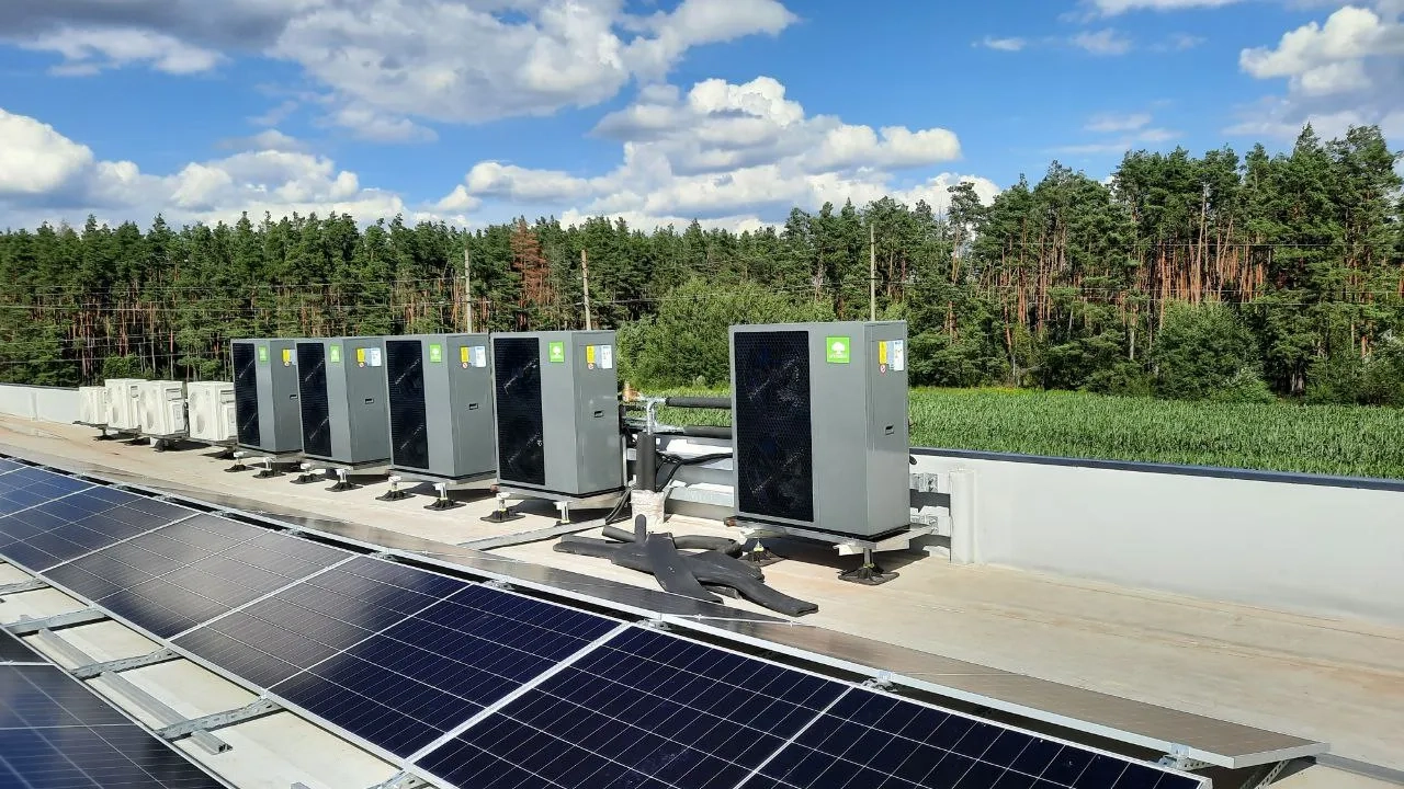 Průmyslový objekt s tepelným čerpadlem Mycond řady BeeEco