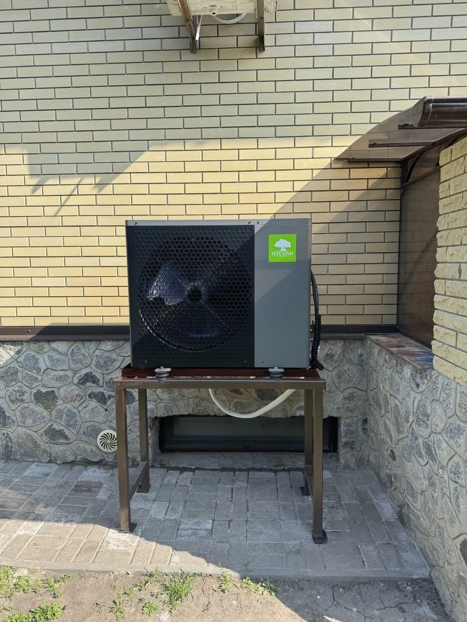 Chata vybavená tepelnými čerpadly Mycond Split řady BeeHeat