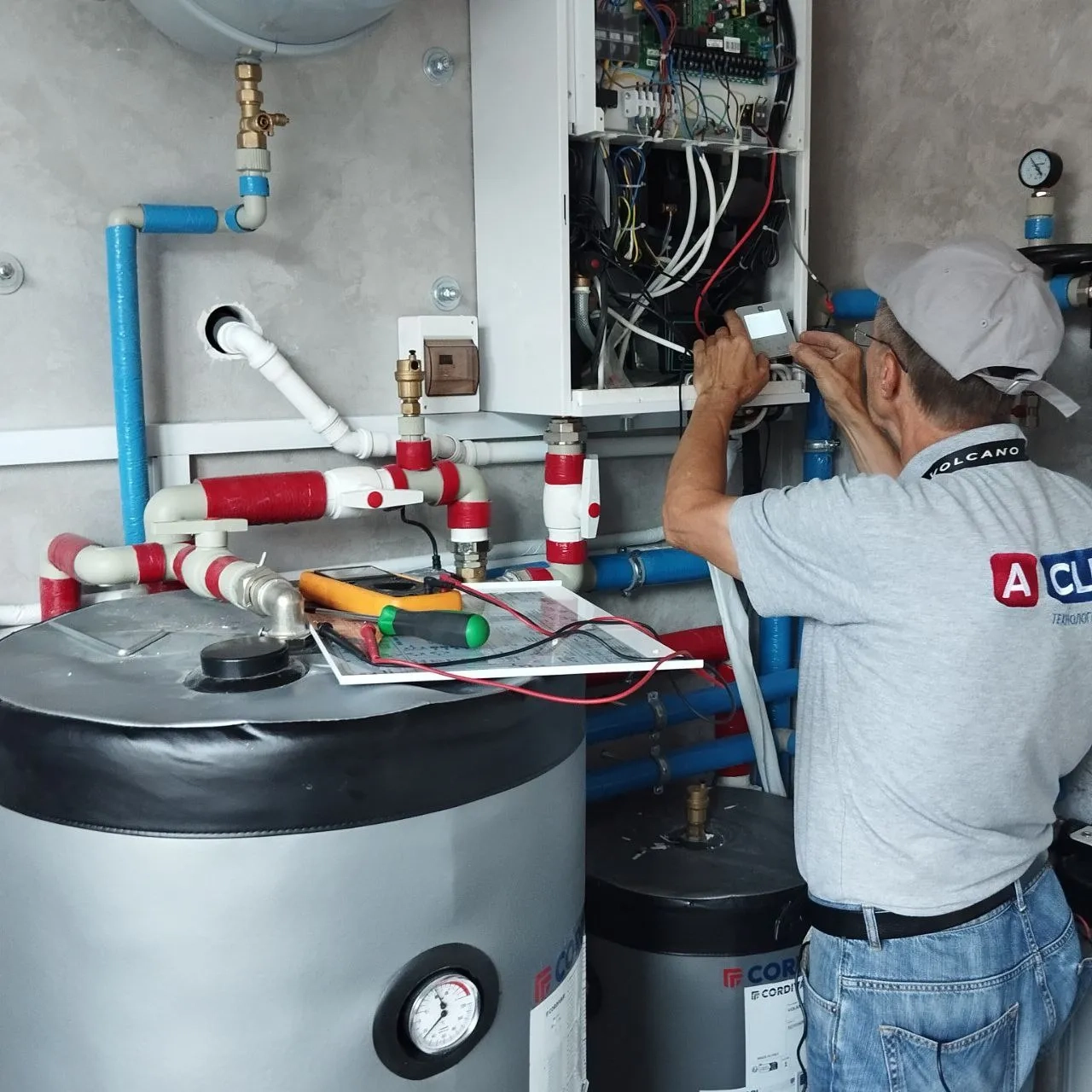 Samostatně stojící dům s tepelnými čerpadly Mycond Split řady BeeHeat