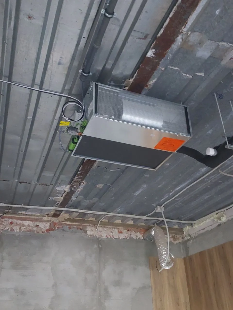Rehabilitační lékařské centrum s fan coilem Mycond Duct