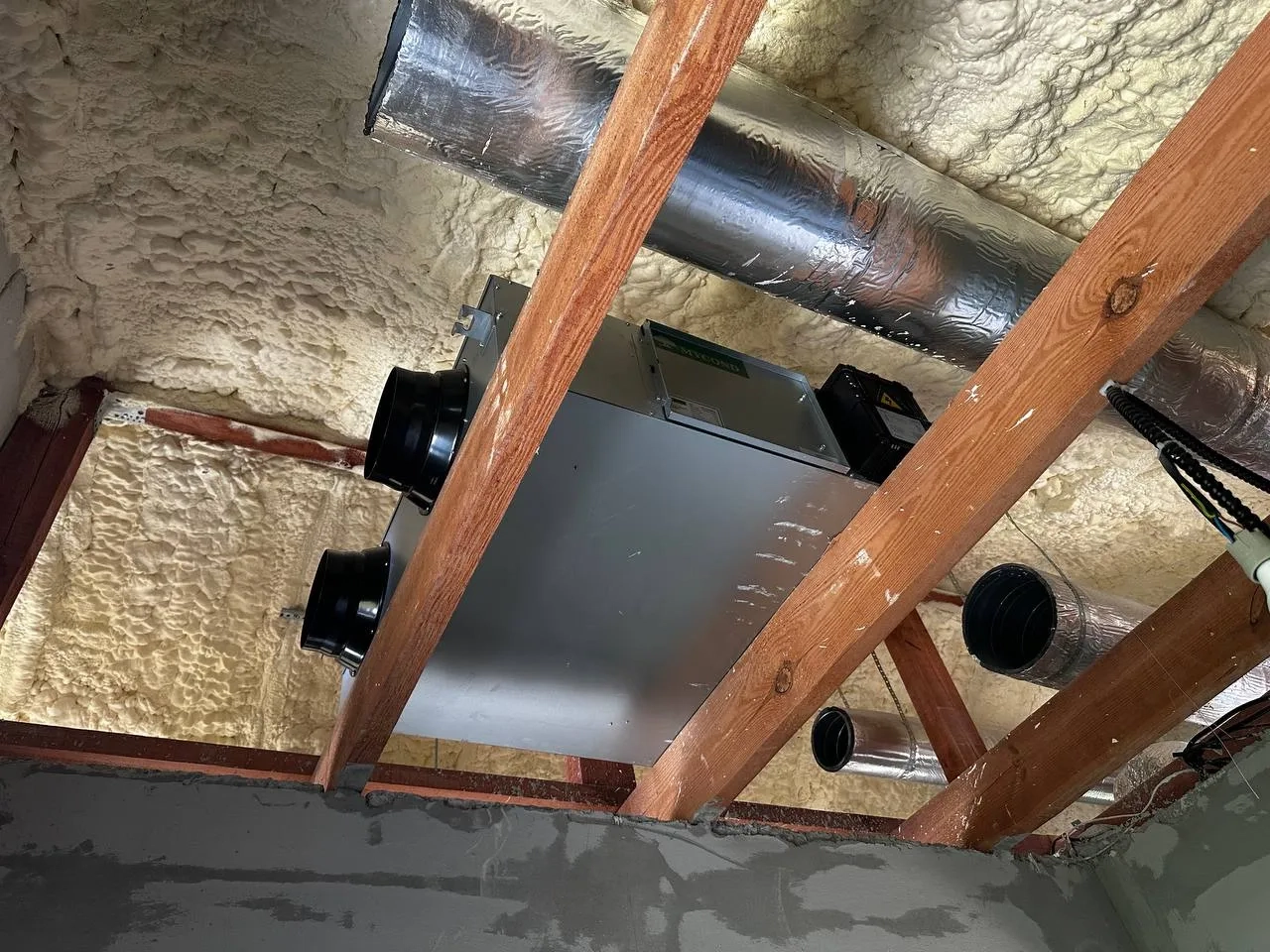 Výrobní hala s rekuperačními ventilačními jednotkami Mycond MVS DW