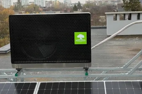 Komerční instalace na střeše s tepelným čerpadlem Mycond BeeSmart