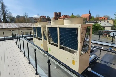 Modulární tepelná čerpadla pro vytápění hotelů na příkladu Mycond MCU-YHE